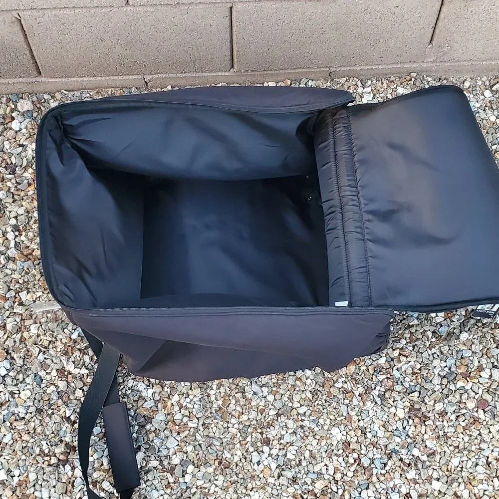 Vintage Stags Leap Wine Cellars Zip Around Rolling Luggage Travel Bag